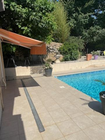 L'Appartement Du Micocoulier Salon-de-Provence Exterior foto
